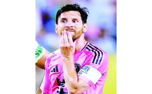 জন্মদিনে জয় পেলেন না মেসি, নকআউটে মুখোমুখি হচ্ছে ইন্টার মায়ামি বনাম পিএসজি