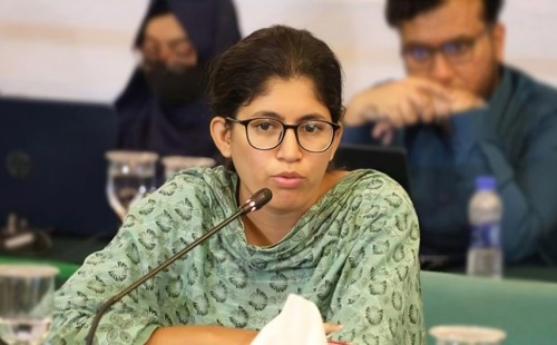 প্ল্যাটফর্ম ছাড়লেন উমামা ফাতেমা, জানালেন হতাশা