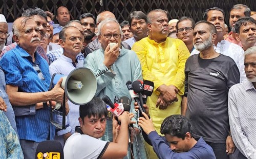 বিএনপির রুহুল কবির রিজভী: ভোট নিয়ে টালবাহানা করছে ভিন্ন একটি চক্র