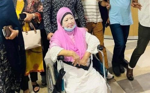 খালেদা জিয়ার স্বাস্থ্য পরীক্ষা শেষে বাসায় প্রত্যাবর্তন