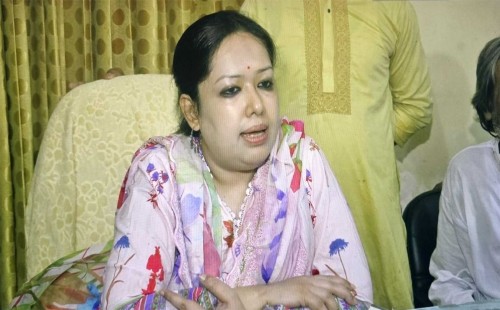 ‘এই সময়’–এর সাংবাদিকের সঙ্গে ছবির ব্যাখ্যা দিলেন রুমিন: “ছবি মানেই সাক্ষাৎকার নয়”