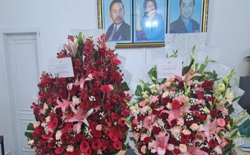 সুস্থতা কামনা করে খালেদা জিয়াকে পাকিস্তানের প্রধানমন্ত্রী সহ শীর্ষ নেতাদের ফুলের তোড়া