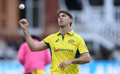 পিঠের চোটে চ্যাম্পিয়ন্স ট্রফি মিস করছেন মিচেল মার্শ