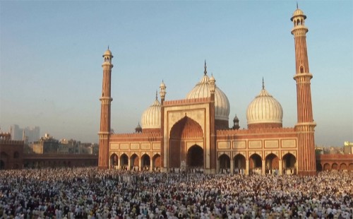 বিশ্বের বিভিন্ন দেশে পবিত্র ঈদুল ফিতর উদযাপন, শান্তিপূর্ণভাবে নামাজ আদায়