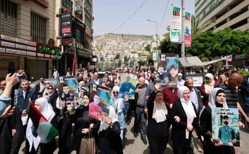 গাজায় ইসরায়েলের হামলা ও ফিলিস্তিনিদের ধর্মঘট: মানবিক সংকটের দৃশ্য