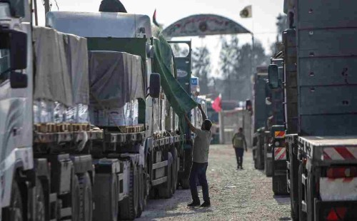 গাজায় ইসরায়েলি হামলার কারণে মানবিক সংকট: খাদ্য ও ওষুধ প্রবেশে বাধা