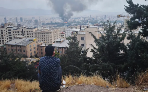 যুদ্ধের মাঝেও ভার্চুয়াল সংহতিতে ইরানের তরুণরা: আশ্রয় খুঁজছে সাইবার দুনিয়ায়