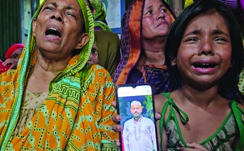 শহীদ আব্দুর রাজ্জাক রুবেলের স্ত্রীর আবেগপূর্ণ আহ্বান: স্বামীর হত্যার বিচার চেয়ে এক বছর পরও কিছু হয়নি