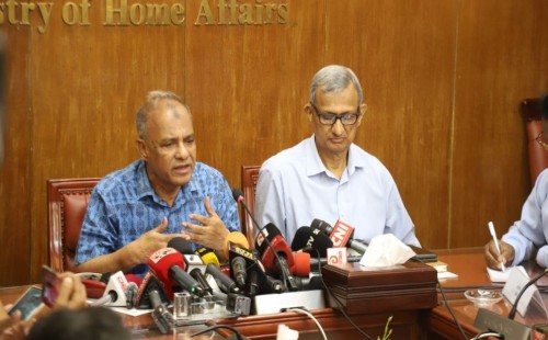 হারানো অস্ত্রের সন্ধানে পুরস্কার, নির্বাচনে কড়া নিরাপত্তা প্রস্তুতি