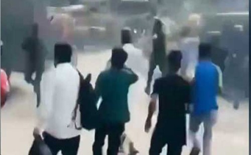 শ্যামলীতে আওয়ামী লীগের মিছিল থেকে আটক কয়েকজনকে ককটেল ফাটিয়ে ছিনিয়ে নেওয়া, পুলিশের বক্তব্য