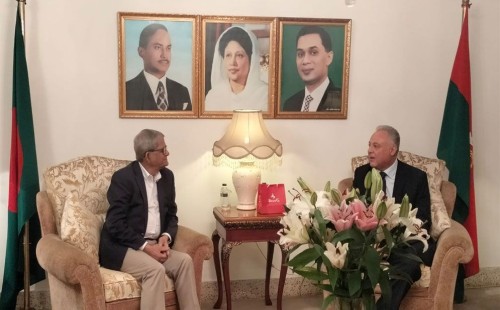 মিশরের রাষ্ট্রদূত ওমর ফাহমি মির্জা ফখরুলের সঙ্গে সৌজন্য সাক্ষাৎ