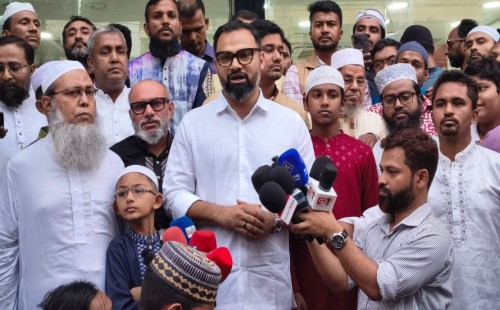 ক্রীড়া প্রতিমন্ত্রী আমিনুল হক, নামাজের পুরস্কার সাইকেল, মিরপুরে সাইকেল বিতরণ, আমিনুল হকের উপহার