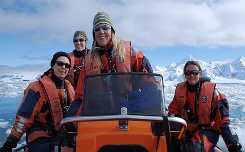 অ্যান্টার্কটিকায় চাকরি: ৫০ লাখ টাকা বেতন ও ফ্রি সুবিধার সেরা সুযোগ!