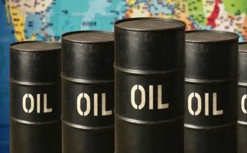 ১১০ ডলার ছাড়ালো তেলের দাম: ট্রাম্পের আলটিমেটাম ও ইরানের পাল্টা হামলা