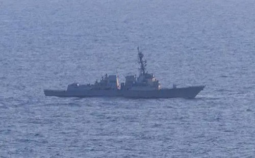 হরমুজ প্রণালিতে মার্কিন নৌ-অবরোধ | ১০টি জাহাজকে ফেরাল ইউএসএস স্প্রুয়ান্স