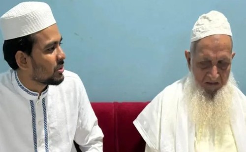 মুহিবুল্লাহ বাবুনগরীর দোয়া নিলেন এনসিপি মুখপাত্র আসিফ মাহমুদ