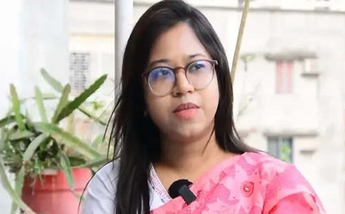 এনসিপি নেত্রী মনিরা শারমিনের মনোনয়ন বাতিল: নির্বাচন কমিশনের সিদ্ধান্ত