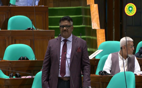 সাংবাদিকদের সরকারি স্কেলে বেতনের দাবি হুইপ দুলুর: ‘তারা বাঁচলে রাজনীতি বাঁচবে’