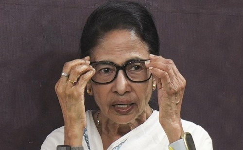 তৃণমূলের পতন ও ‘মিডল অর্ডার’ ধস: ২০২৬-এর নির্বাচনী বিপর্যয়ের ব্যবচ্ছেদ