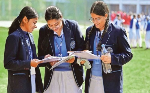 সিবিএসই-র নতুন নিয়ম: ৩ ভাষা বাধ্যতামূলক, থাকছে না দশম শ্রেণির পরীক্ষা