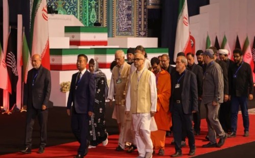 খামেনির জানাজায় তেহরানে শাহবাজ শরিফসহ বিশ্বনেতাদের ঢল