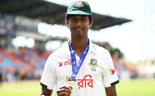 অস্ট্রেলিয়ার বিপক্ষে ঐতিহাসিক জয়: ম্যাচসেরা হাসান মাহমুদের প্রশংসায় ক্রিকেট বিশ্ব