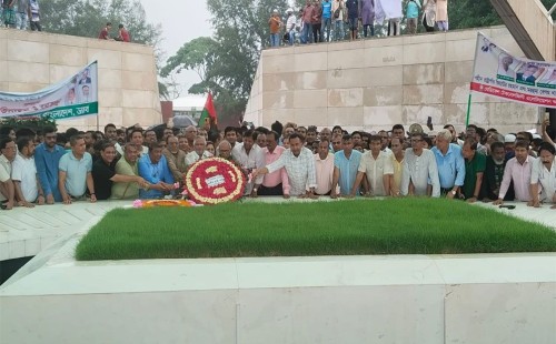 জিয়াউর রহমান ও খালেদা জিয়ার সমাধিতে বিএনপির স্থায়ী কমিটির নতুন চার সদস্যের শ্রদ্ধা