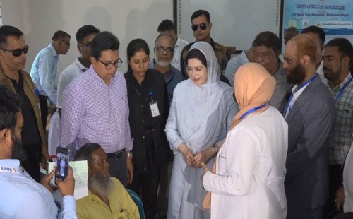 ভাষানটেকে ফ্রি ছানি অপারেশন ক্যাম্প পরিদর্শন করলেন ডা. জুবাইদা রহমান