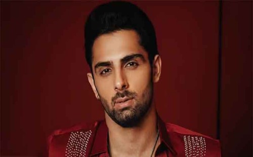 মাদক পাচার ও লেনদেনের অভিযোগে মুম্বাইয়ে গ্রেপ্তার বলিউড অভিনেতা
