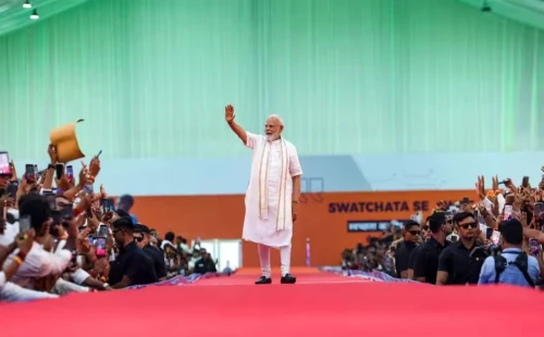 মোদির অনুষ্ঠানস্থলে ২ বন্দুকধারীর অনুপ্রবেশ: এলাকা জুড়ে তীব্র আতঙ্ক ও সতর্কতা জারি