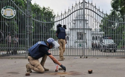 সুপ্রিম কোর্টের প্রধান ফটকের সামনে ককটেল বিস্ফোরণ, নিরাপত্তা জোরদার