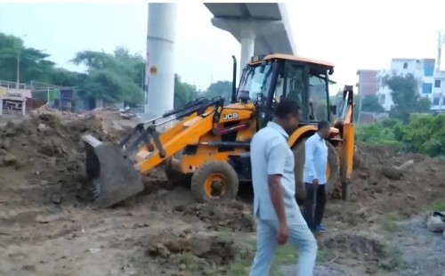 ভারতে বুলডোজারে গুঁড়িয়ে দেওয়া হলো শত বছরের প্রাচীন সামাজিক কবরস্থান, চরম ক্ষোভ