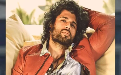 রাশমিকার পাশে বসেই যে কথা বললেন বিজয়