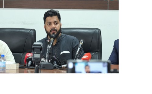 বিতর্কের মুখে মুক্তিযুদ্ধবিষয়ক প্রতিমন্ত্রীর পদ ছাড়ার ঘোষণা ইশরাক হোসেনের