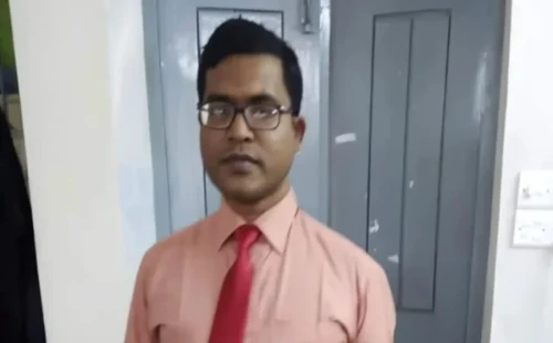 স্ত্রীর কাছে ফোনে টাকা দাবি, পরে হোটেলকক্ষে মিললো শিক্ষকের মরদেহ