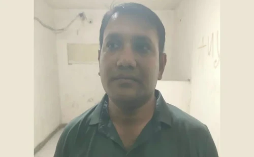 মোহাম্মদপুর থেকে কার্যক্রম নিষিদ্ধ আওয়ামী লীগের নেতা গ্রেপ্তার