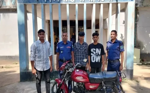ফেসবুকে পরিচয়, ডেকে নিয়ে মোটরসাইকেল ছিনতাই