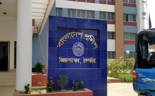 কিশোরীকে বিয়ে দিতে রাজি না হওয়ায় টর্চলাইট জ্বালিয়ে সংঘর্ষ, আহত ১০